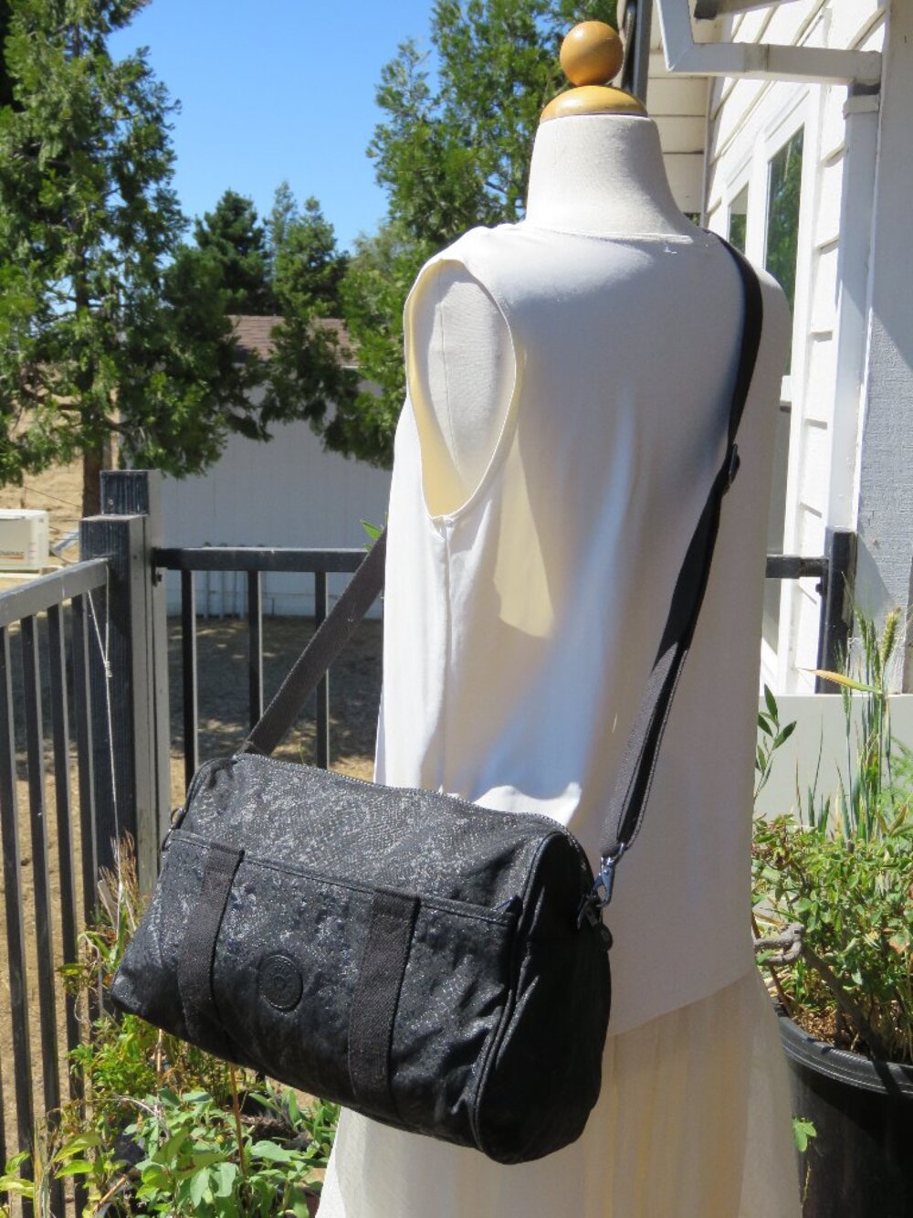 NWOT New Kipling Black Abstract Print Bag 11x15x4.5 Inches
